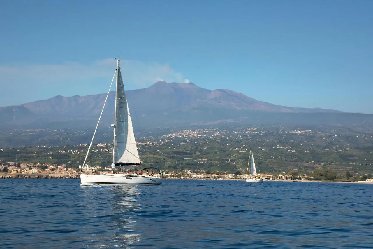 Zaffiro Lavico Rooms Etna Nature Sea Acireale Maison d'hôtes