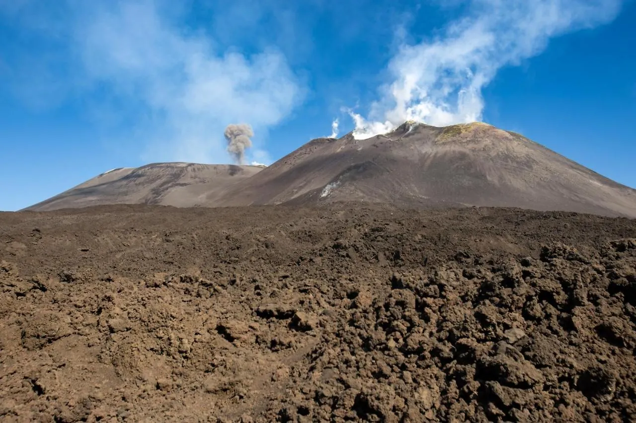 Zaffiro Lavico Rooms Etna Nature Sea Acireale Gæstehus